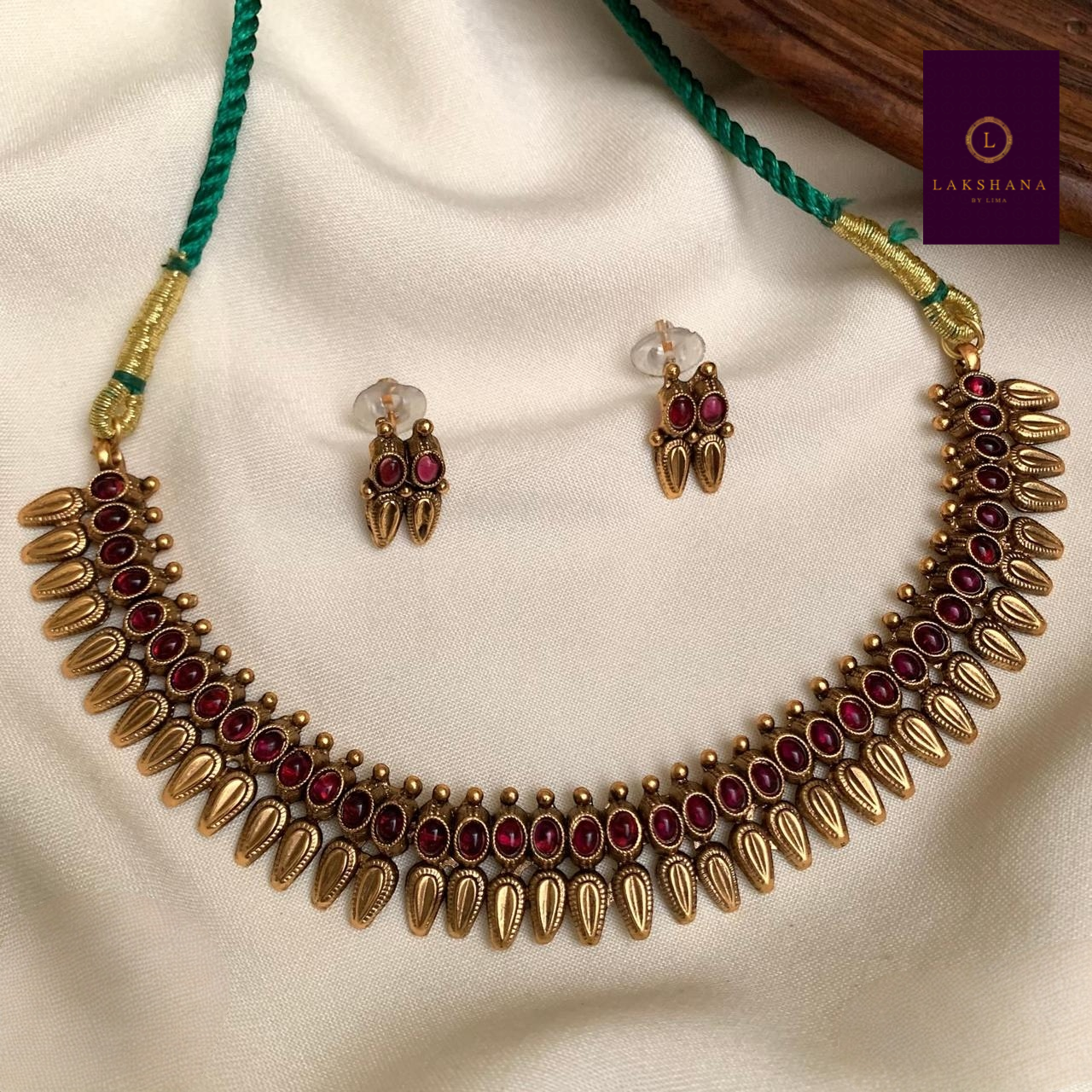 Antique Necklace & Earring Set – Classic Indian Jewellery